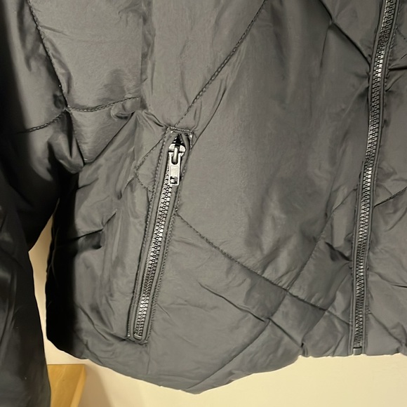 ANA black zip up puffer jacket - Picture 3 of 13